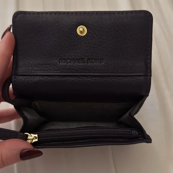 Michael Kors wallet - Picture 6 of 6